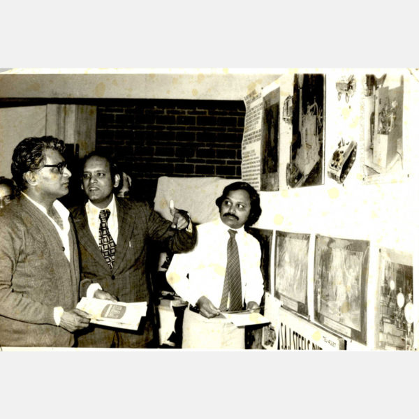 George Fernandes Minister of Industries at Saj Exhibition